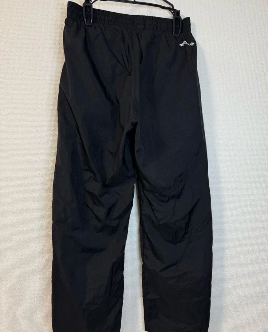 adidas Originals トレフォイル刺繍 ナイロン セットアップ