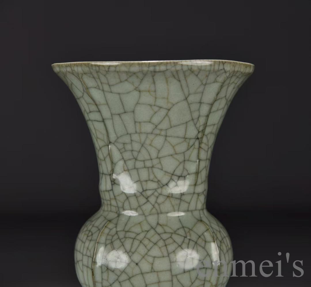 中国古美術・宋官窯・出戟花觚・青磁・唐物・壺・骨董品・時代物・古陶磁・花觚・古玩