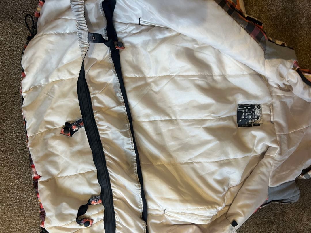 ロキシー　スノボウェア　スキーウェア　サイズM プロテクター付き