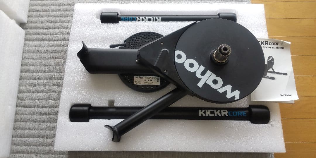 Wahoo KICKR CORE トレーニングローラー