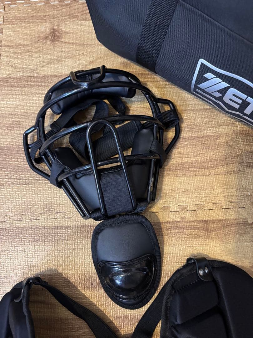 ZETT ブラック 硬式 キャッチャー用 プロテクターセット