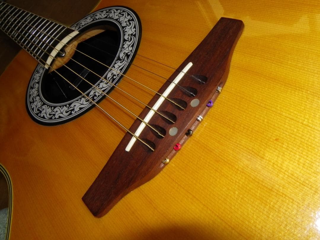 OVATION　Celebrity専門店にてメンテナンス済、美品