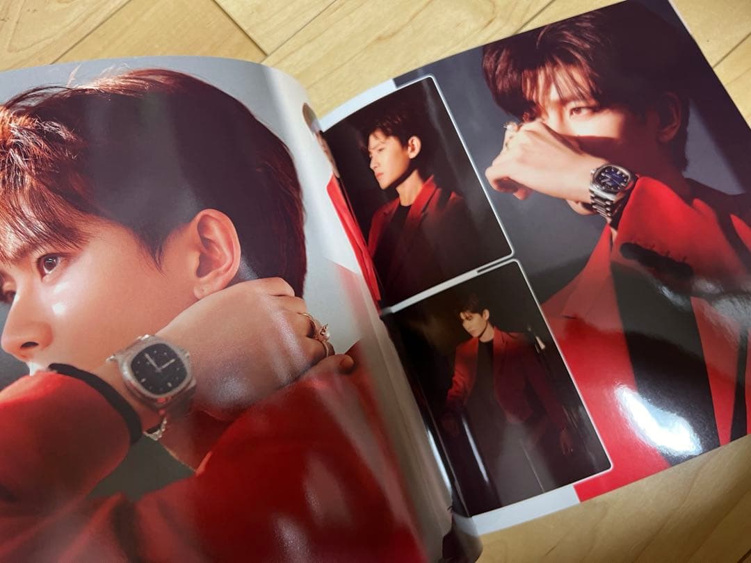 2024(一)アレン・レン（任嘉倫）個人写真集　正方形32p ALLEN写真集