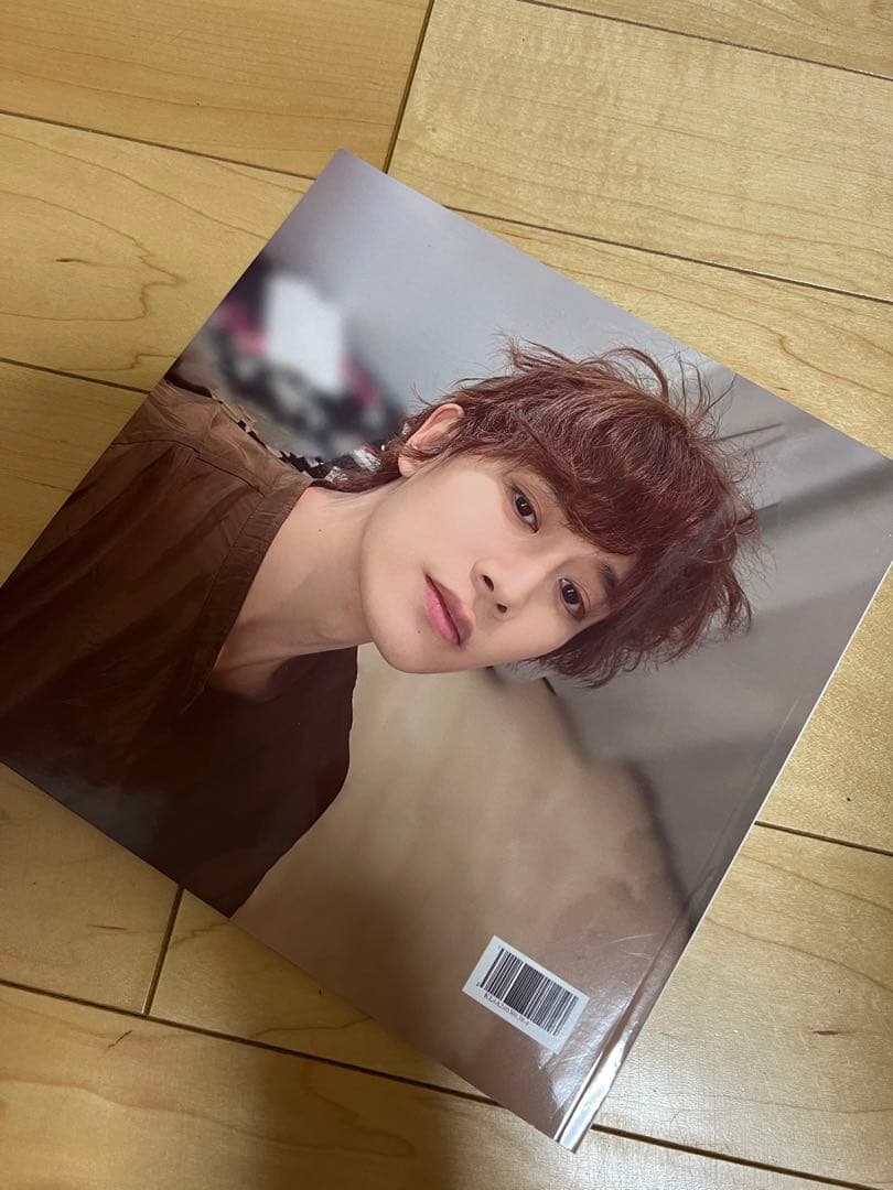 2024(一)アレン・レン（任嘉倫）個人写真集　正方形32p ALLEN写真集