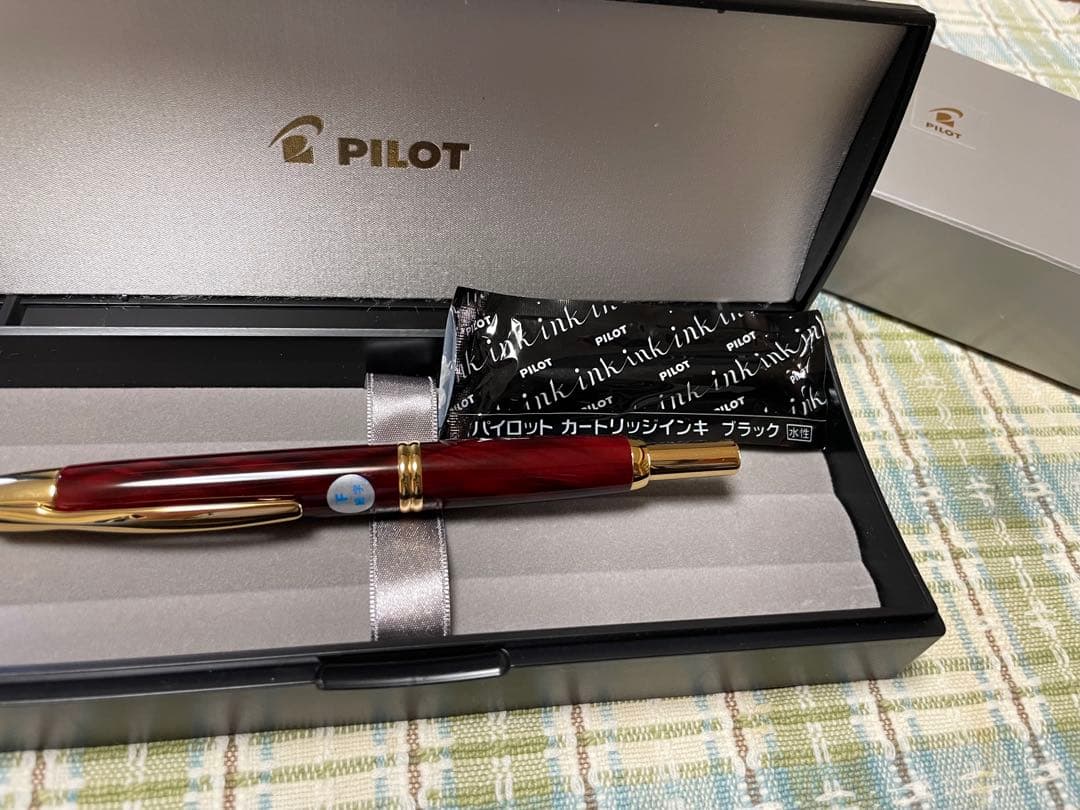 PILOT キャップレス 万年筆 マーブル　 字幅F