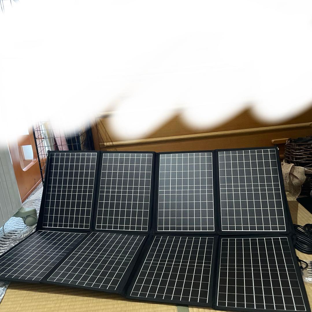 100W折りたたみ式ソーラーパネル