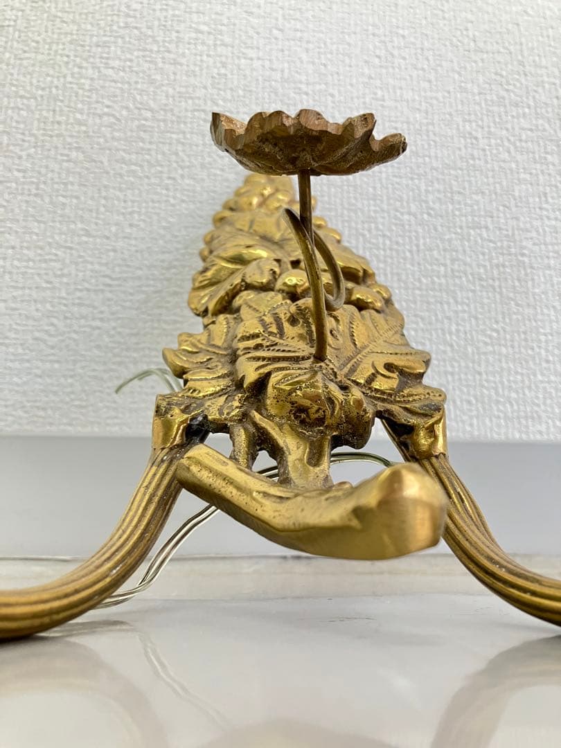 アンティークな壁掛照明器具　2灯　ガラス製ビー玉風シェード　お洒落な玄関照明葡萄