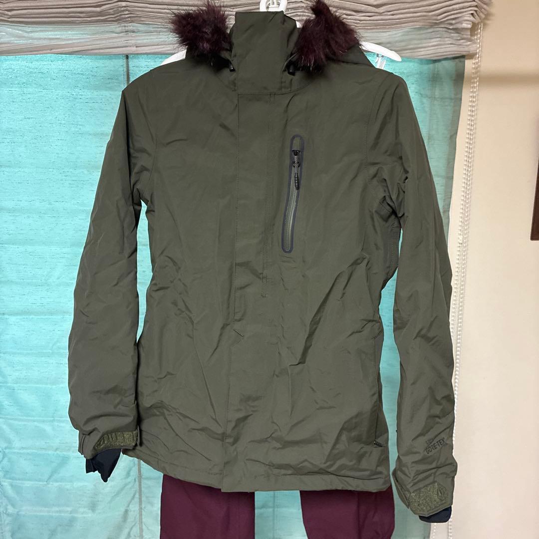 VOLCOM スノーボードウェアセット（女性用）
