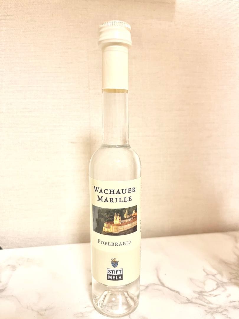 オーストリア　バハウ　修道院　杏子のリキュール　度数40パーセント　インテリア