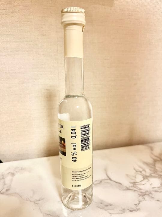 オーストリア　バハウ　修道院　杏子のリキュール　度数40パーセント　インテリア