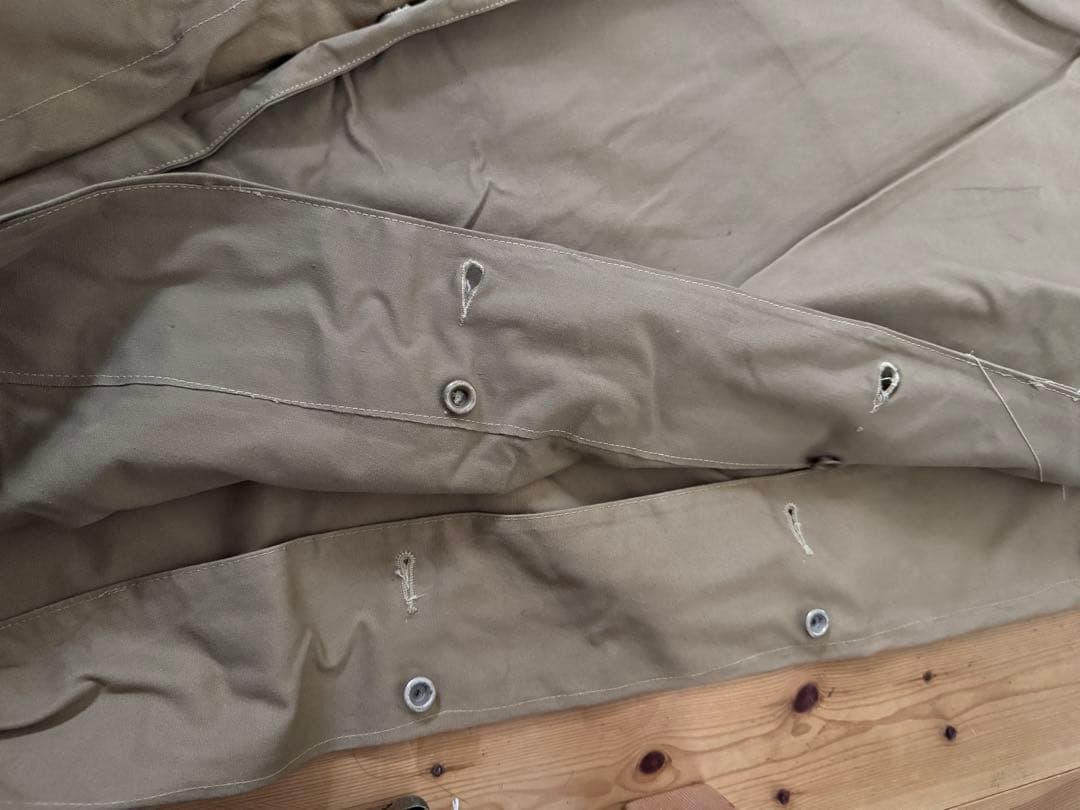 [週末限定値下げ］フランス軍幕　パップテント　木製ポール、ペグ付き