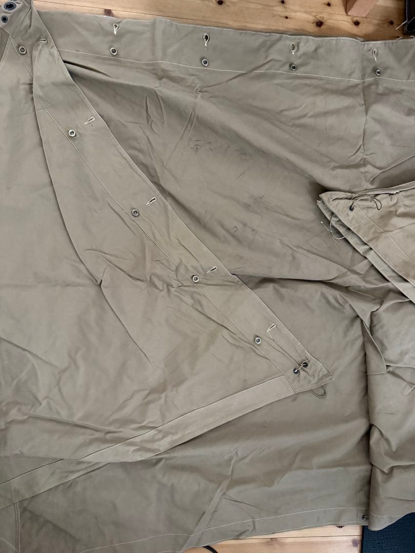 [週末限定値下げ］フランス軍幕　パップテント　木製ポール、ペグ付き