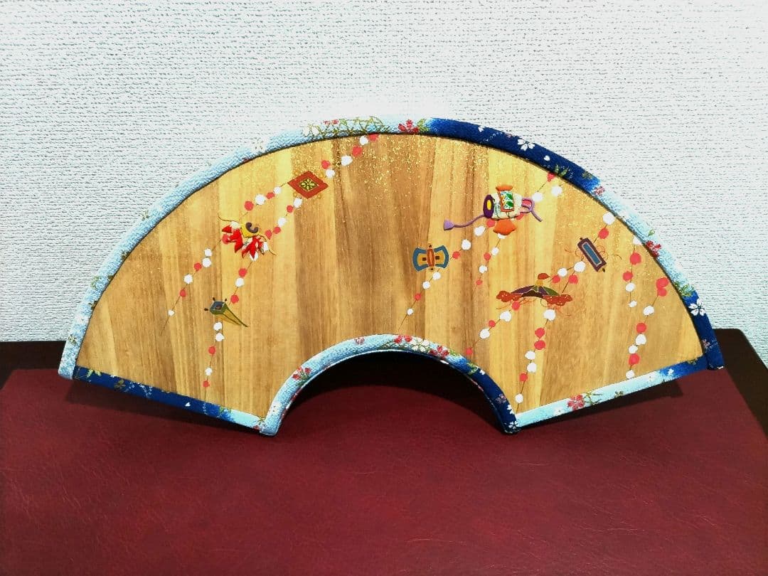 京都老舗店　宮脇賣扇庵　 神代杉扇型フレームちりめん押絵凧揚げ風景のオブジェ