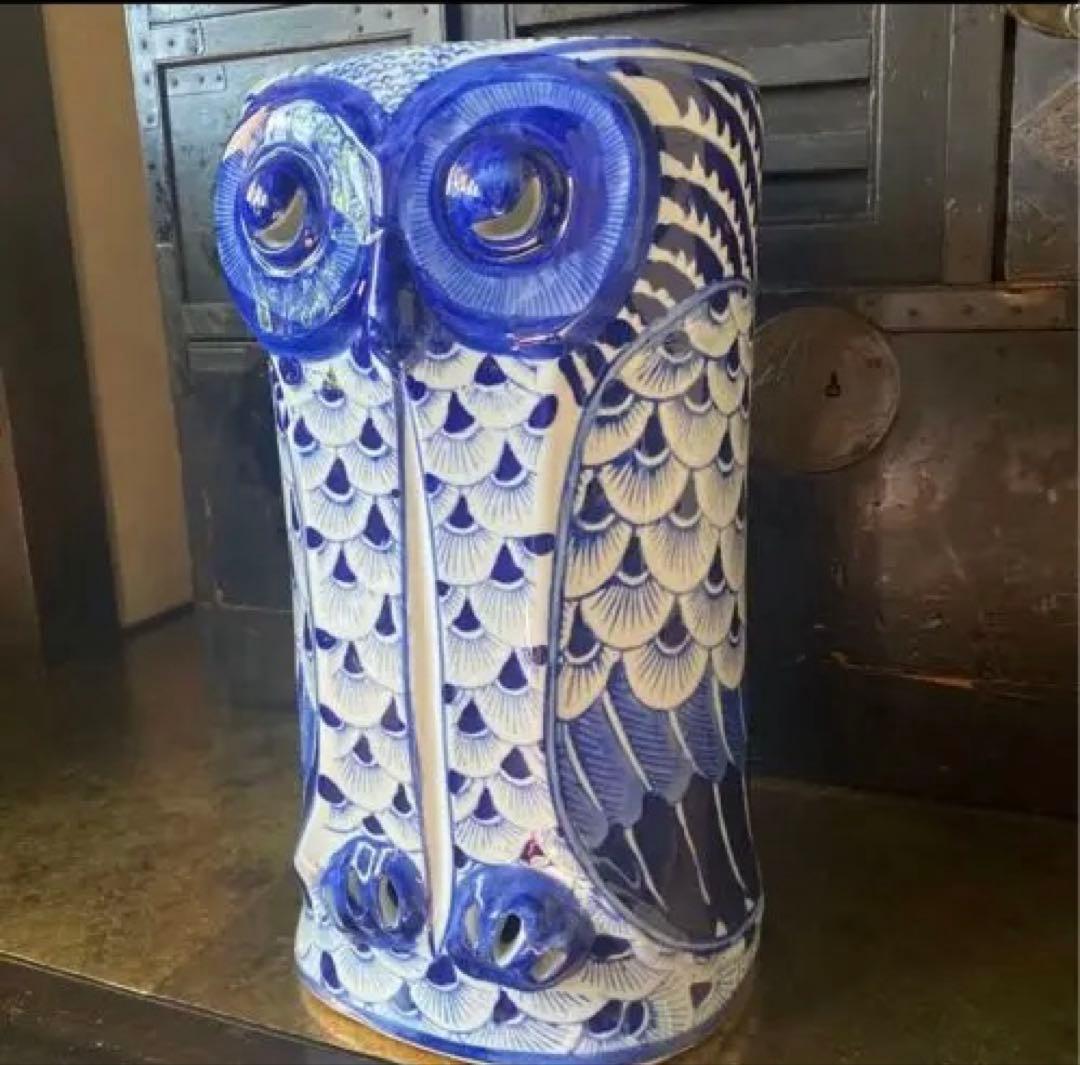 傘立て　フクロウの陶器