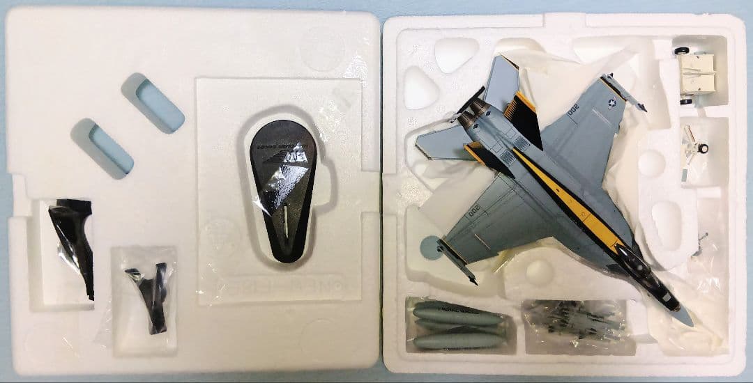 F/A-18E スーパーホーネット 1/72 ロイヤルメイセス　ホビーマスター