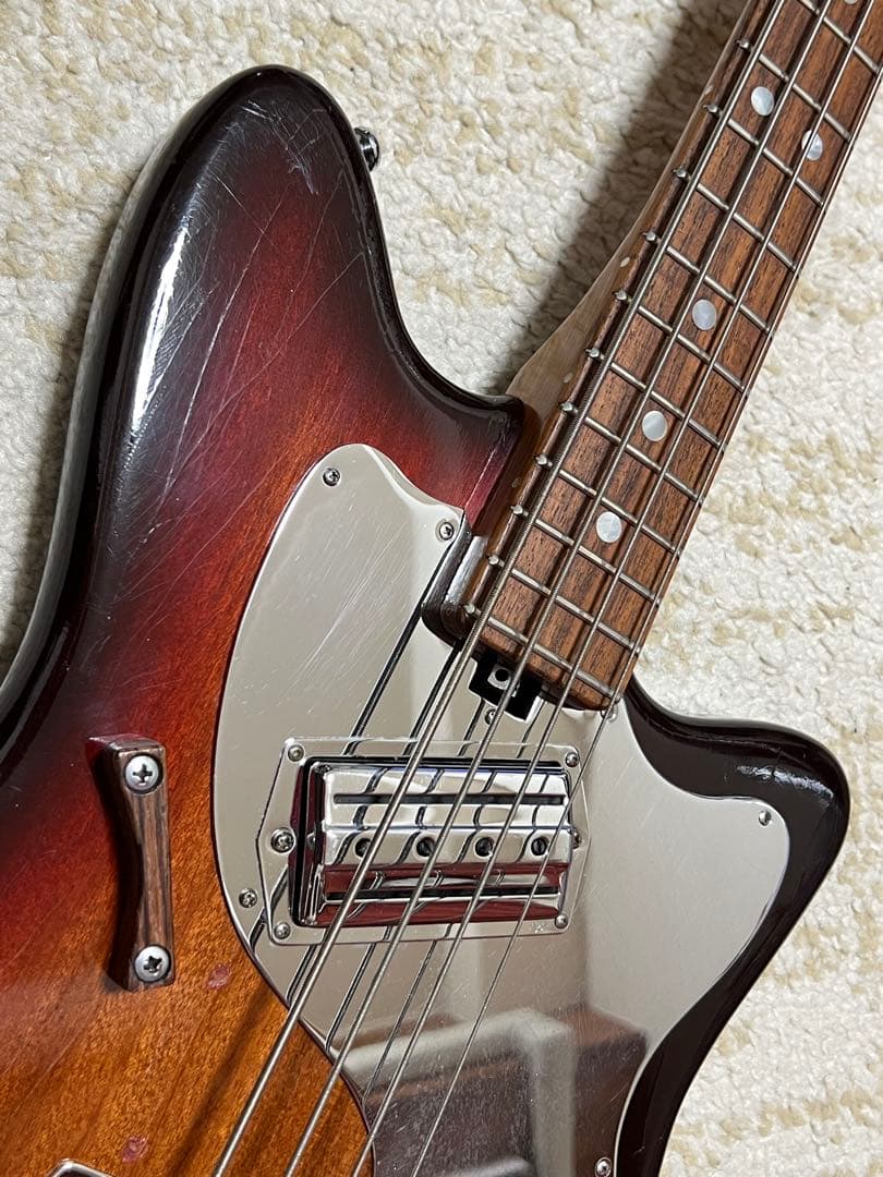 Unitone Basso エレキベース ビザール グヤトーン テスコ