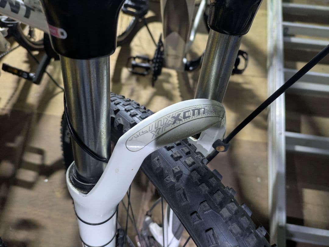 GIANT TALON 29 　マウンテンバイク ホワイト