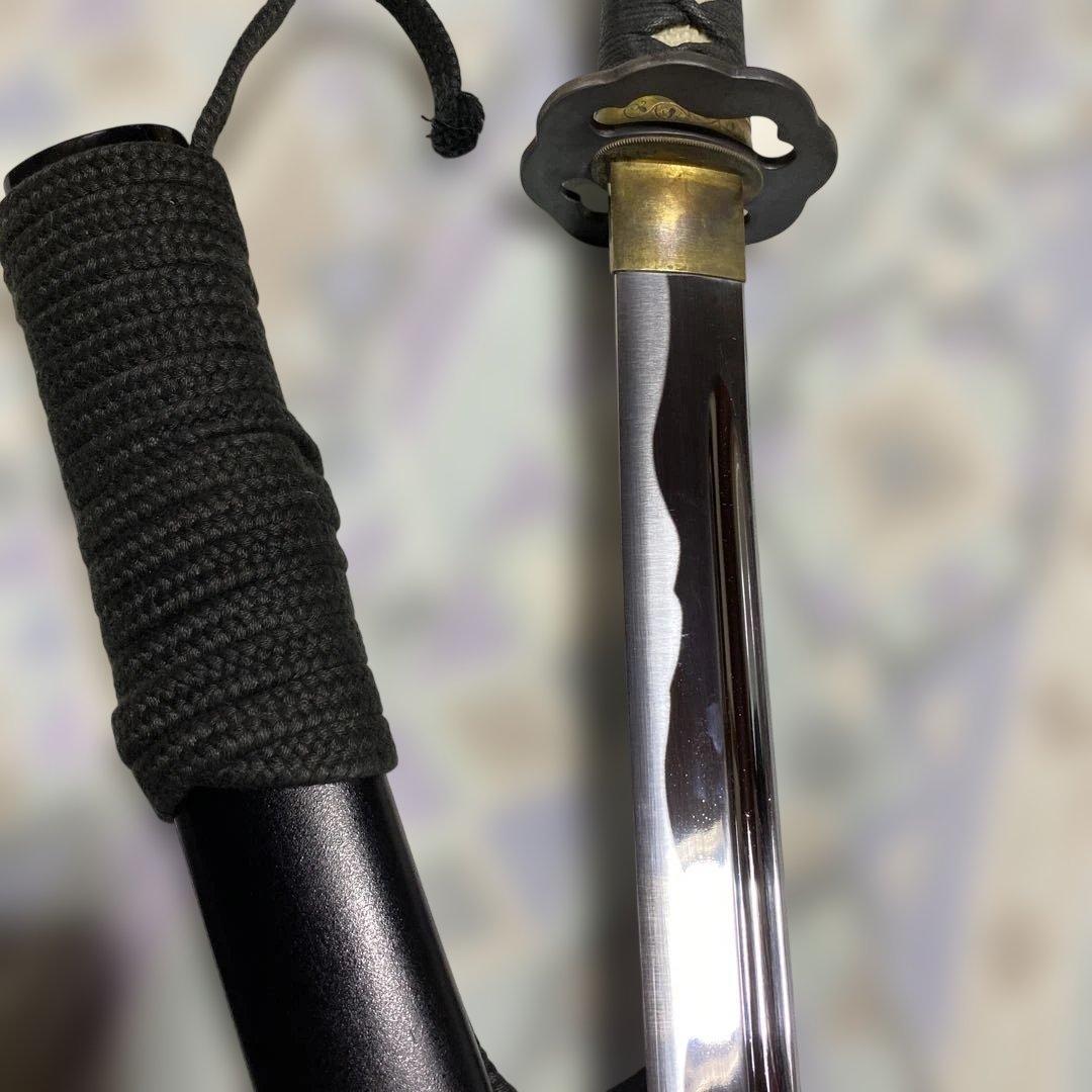 高級長刃居合刀 黒柄 八丸角透し鍔 黒梨地鞘