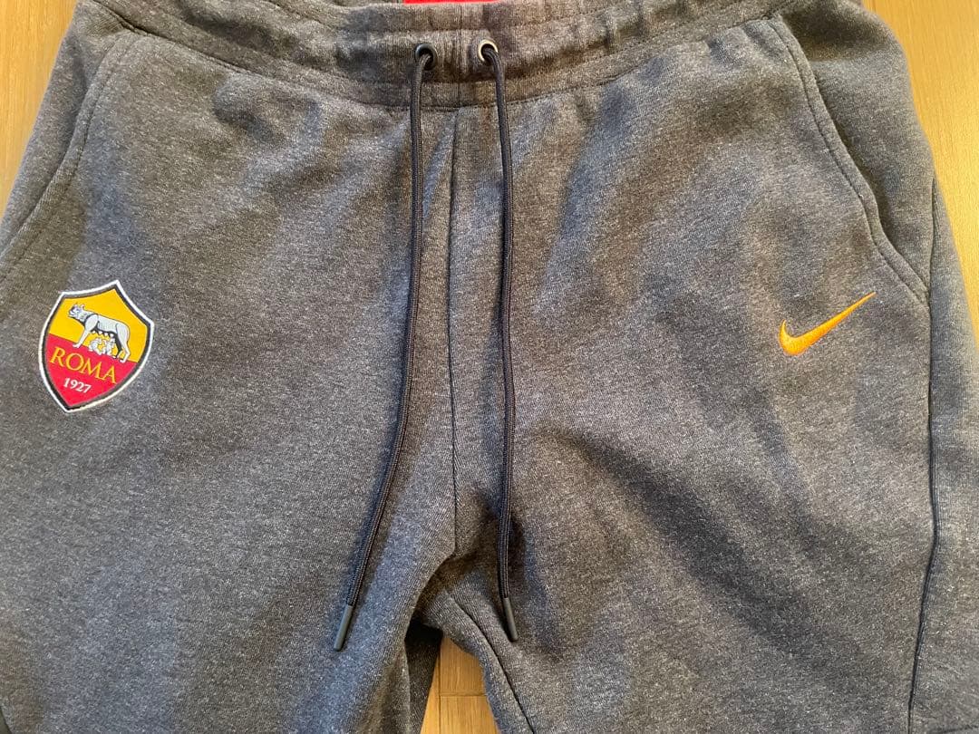 Nike AS Roma テックパンツ