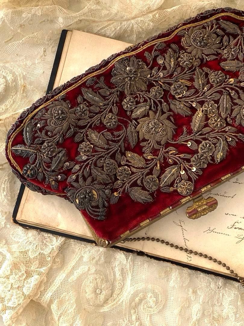 英国アンティークゴールドメタリック手刺繍パース　ベルベット　瑪瑙イギリス　花