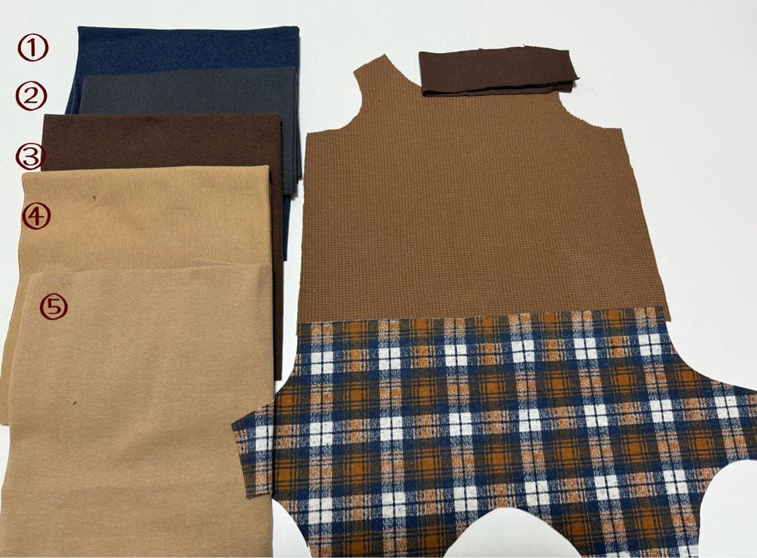 サラダページです　ダックスフンド　犬服　わんこ服