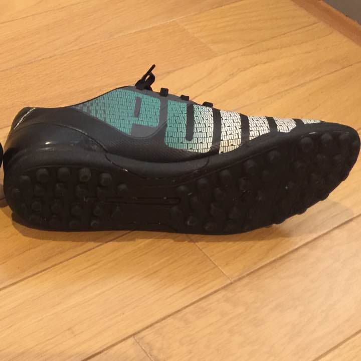 プーマ サッカー トレーニングシューズ エヴォスピード 新品