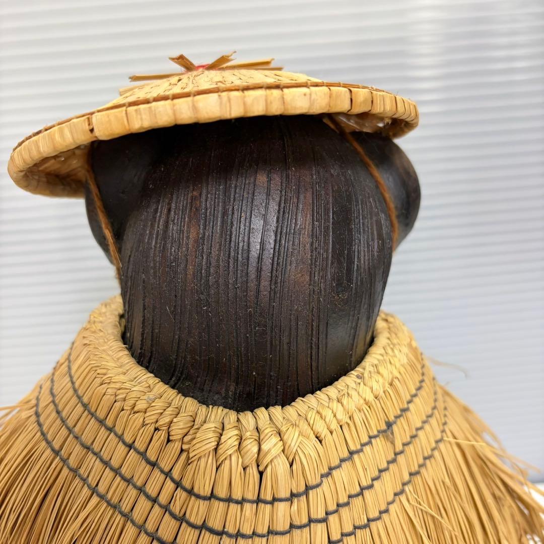 信楽焼？ たぬき タヌキ 狸 置物 焼物 傘 蓑 藁草履 30cm