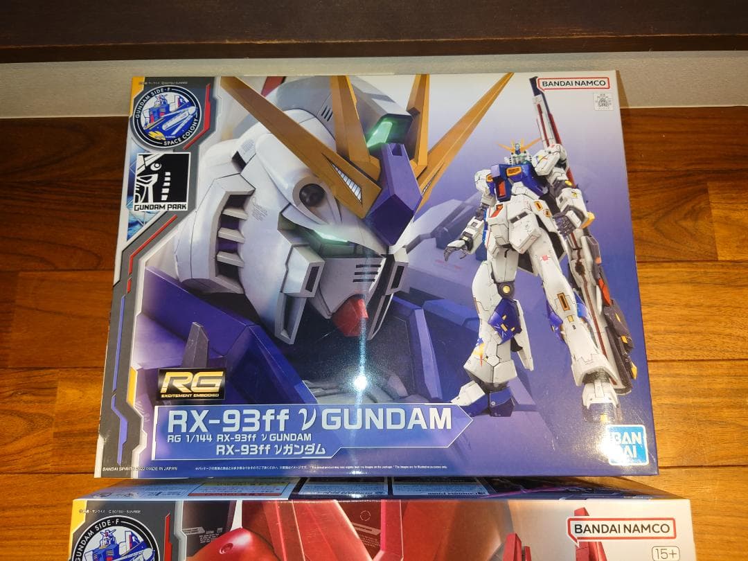 RG ν GUNDAM & SAZABI SIDE-Fセット