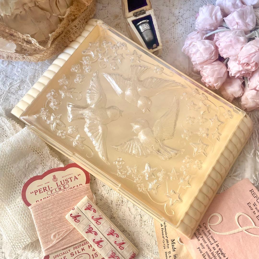 小鳥レリーフのメルスリーボックス　裁縫箱　フランスアンティークヴィンテージ