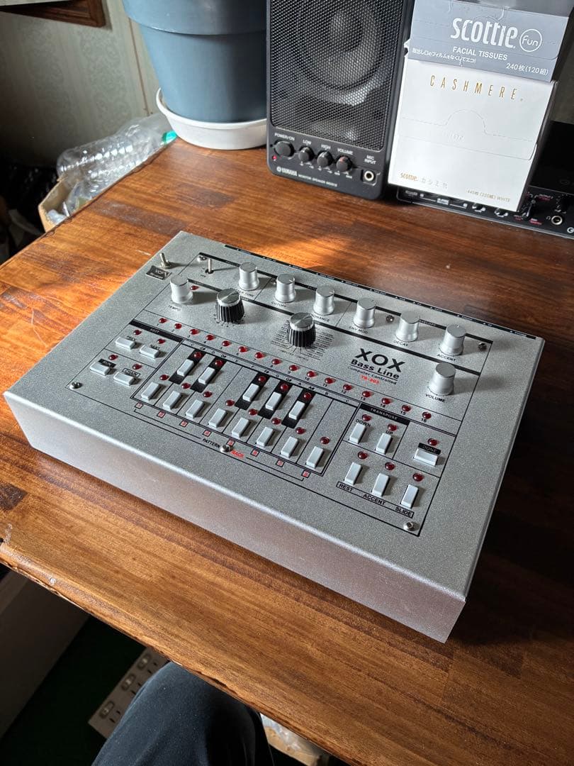 x0xb0x（TB303クローン）『gizm0x x0x-pro』