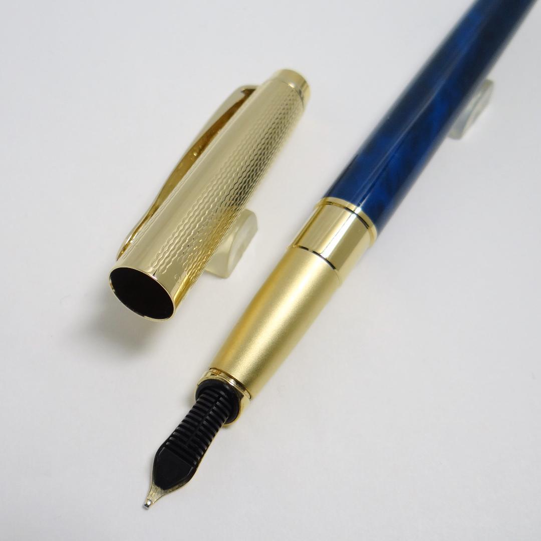 【かなり希少・本体約38g】ペリカン P590 セレブリ 万年筆 14Kペン先