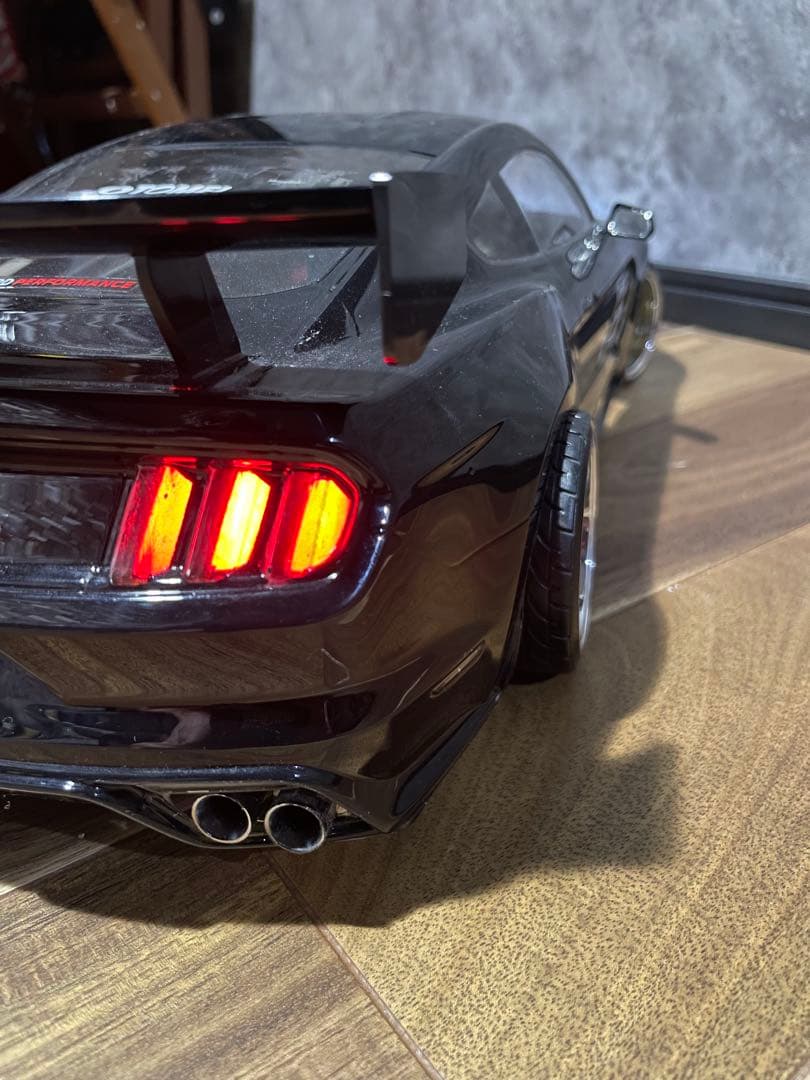 1/10【2台】マスタングGT4 新品ボディーと塗装済み(中古)ボディー LED
