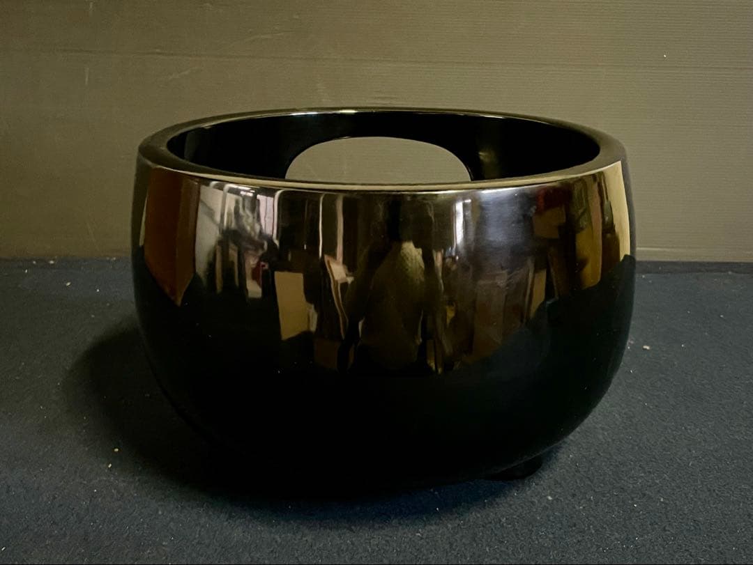 【美品】「母」 黒真塗 眉風炉 崇雲 土風炉 紙箱 茶道具 (1217F①)