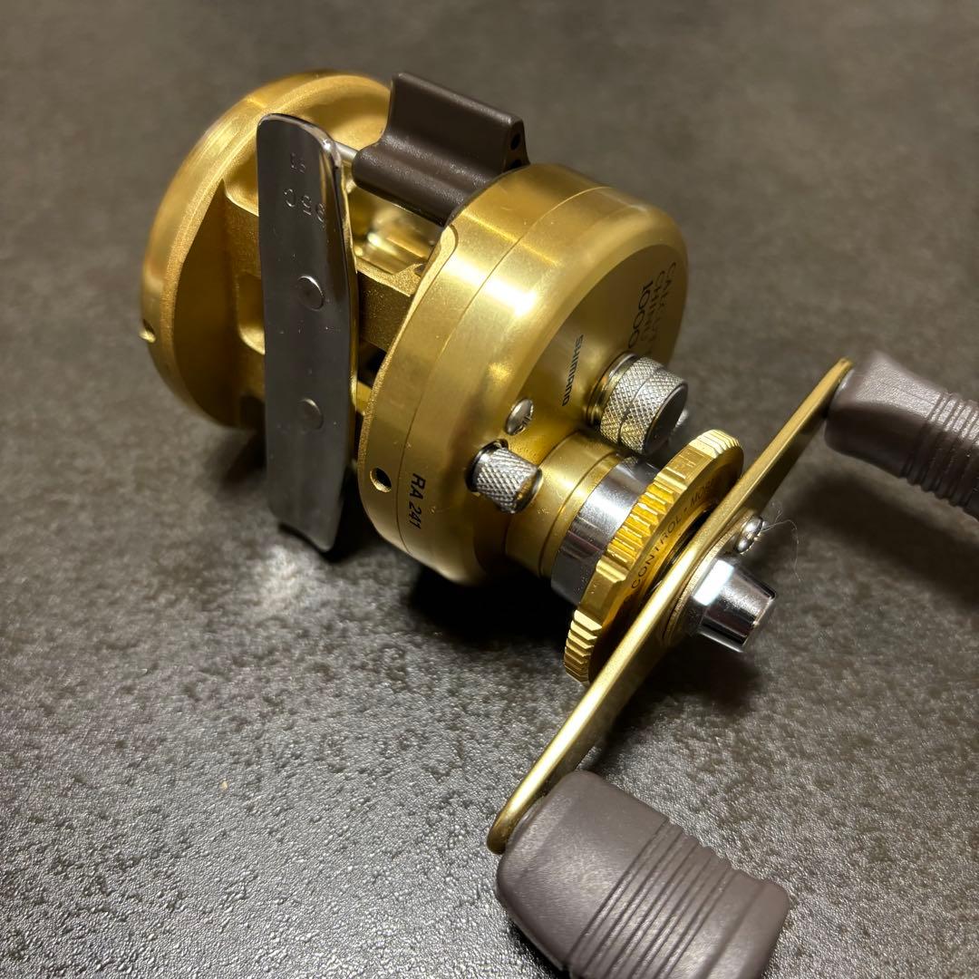 リール　シマノ　カルカッタ　チヌ　1000