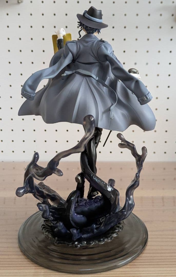 ツイステ アズール フィギュア（箱付き）