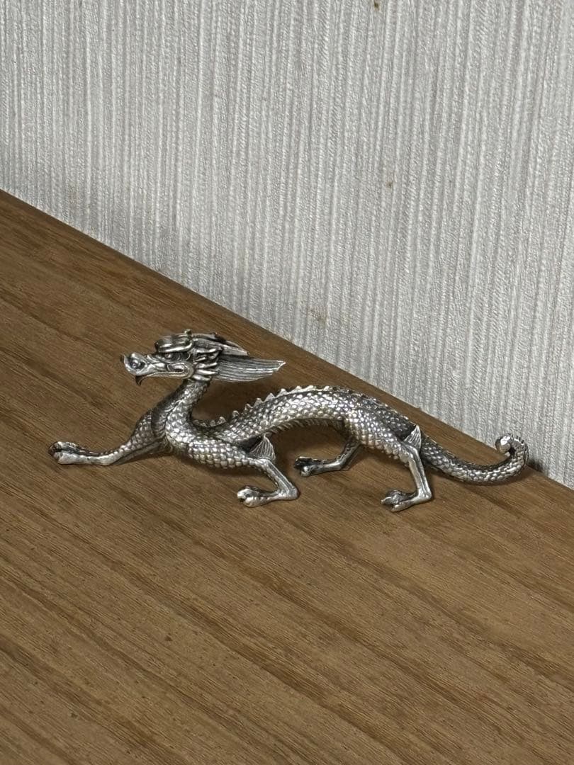 銀製　村田吉生作　銀900 帖鎭 龍　置物