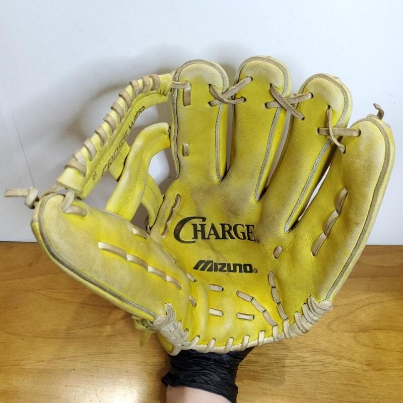 ミズノ 限定モデル チャージ Ｍマークラベル 即戦力 外野用 軟式グローブ