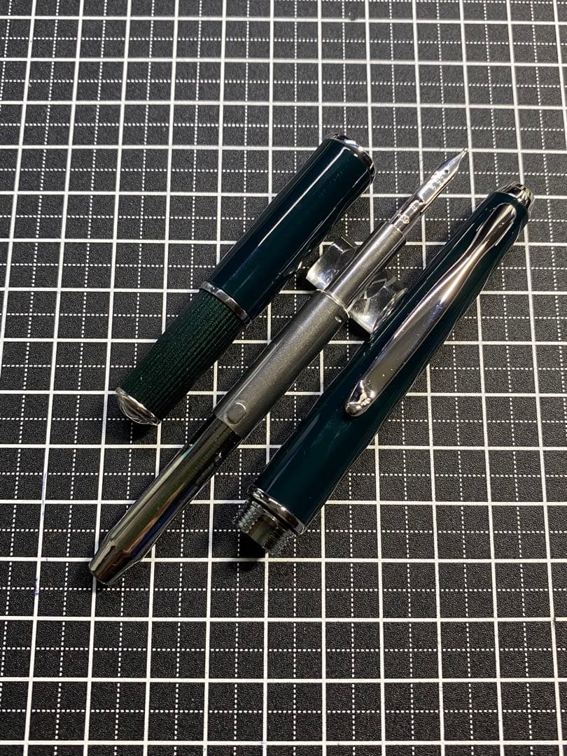 PILOT CAPLESS FERMO DARK-GREEN 万年筆　字幅M