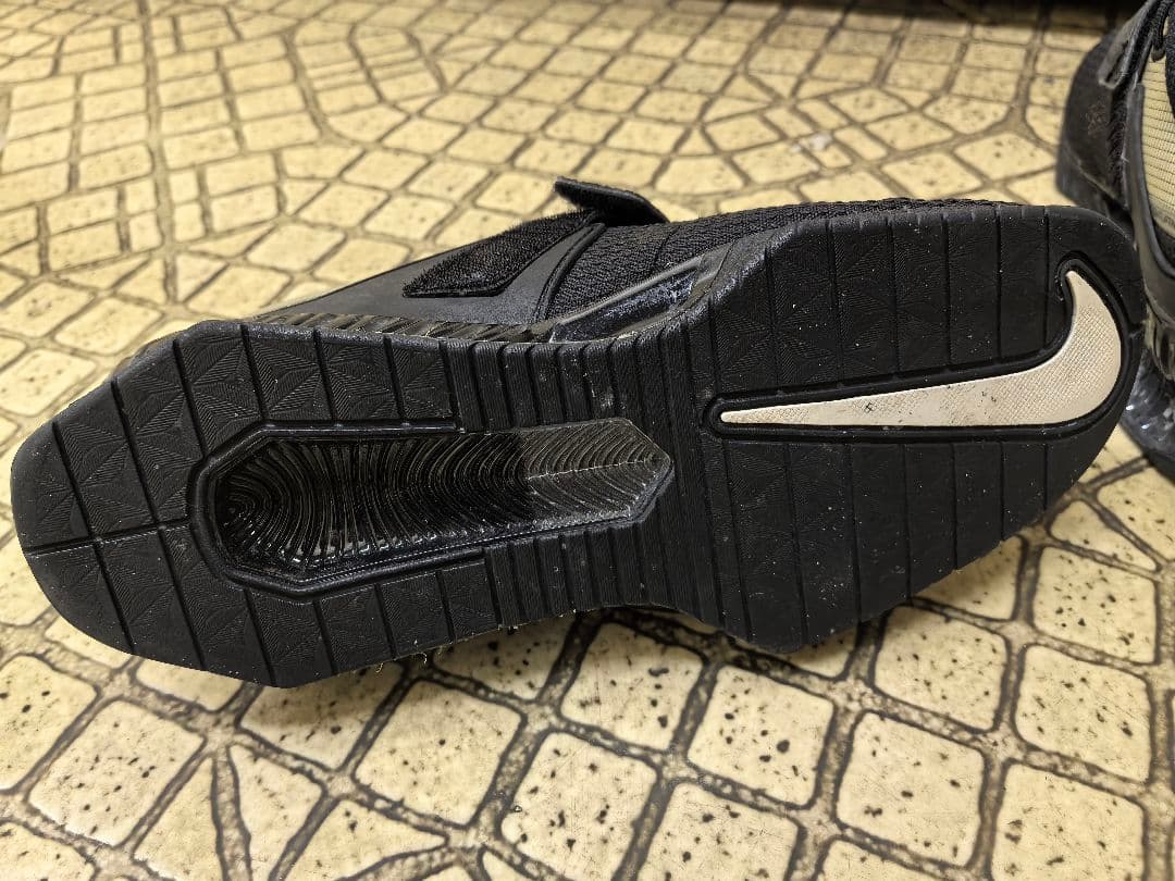 ナイキ ロマレオス4 スクワット ウエイトリフティングシューズパワーリフティング