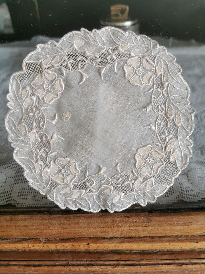 アンティーク ピーニャレース 極薄オーガンジー シャンパンベージュ 刺繍ドイリー