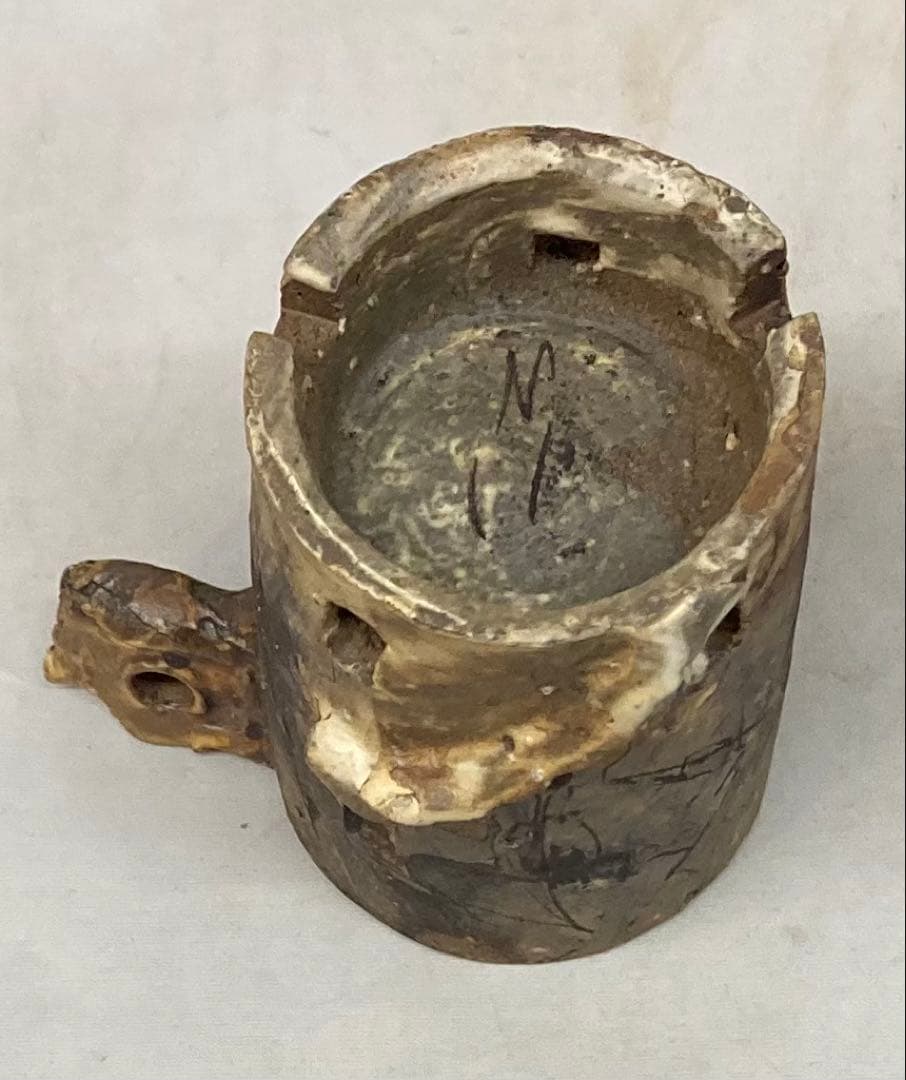 B331s コーヒーカップ　一組　作者不詳　変形　モダンアート