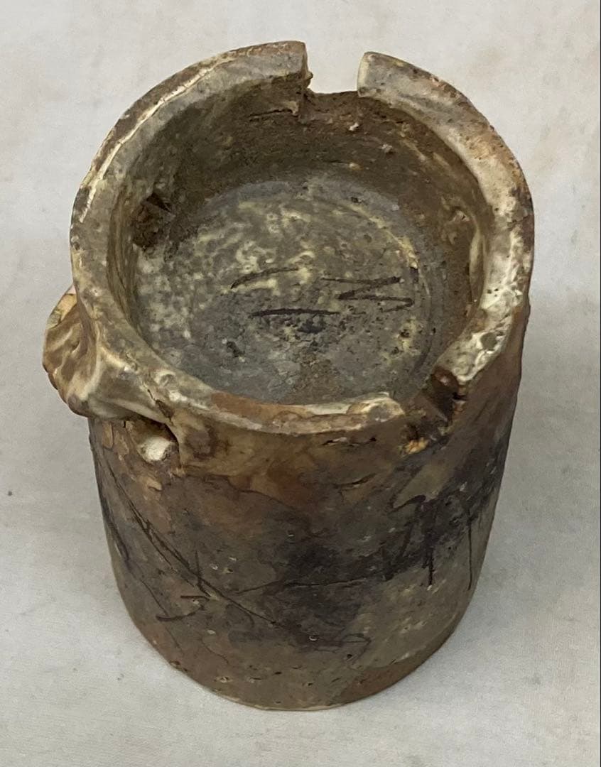 B331s コーヒーカップ　一組　作者不詳　変形　モダンアート