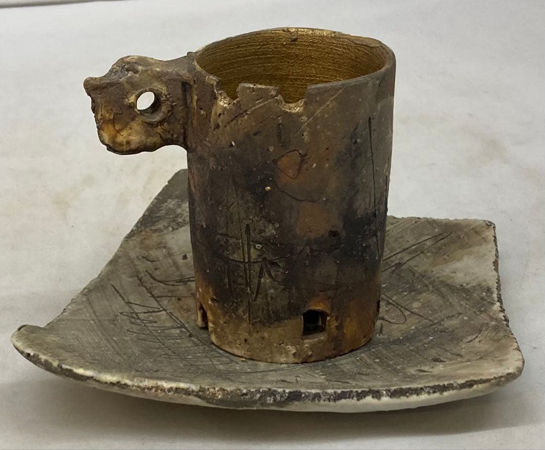 B331s コーヒーカップ　一組　作者不詳　変形　モダンアート