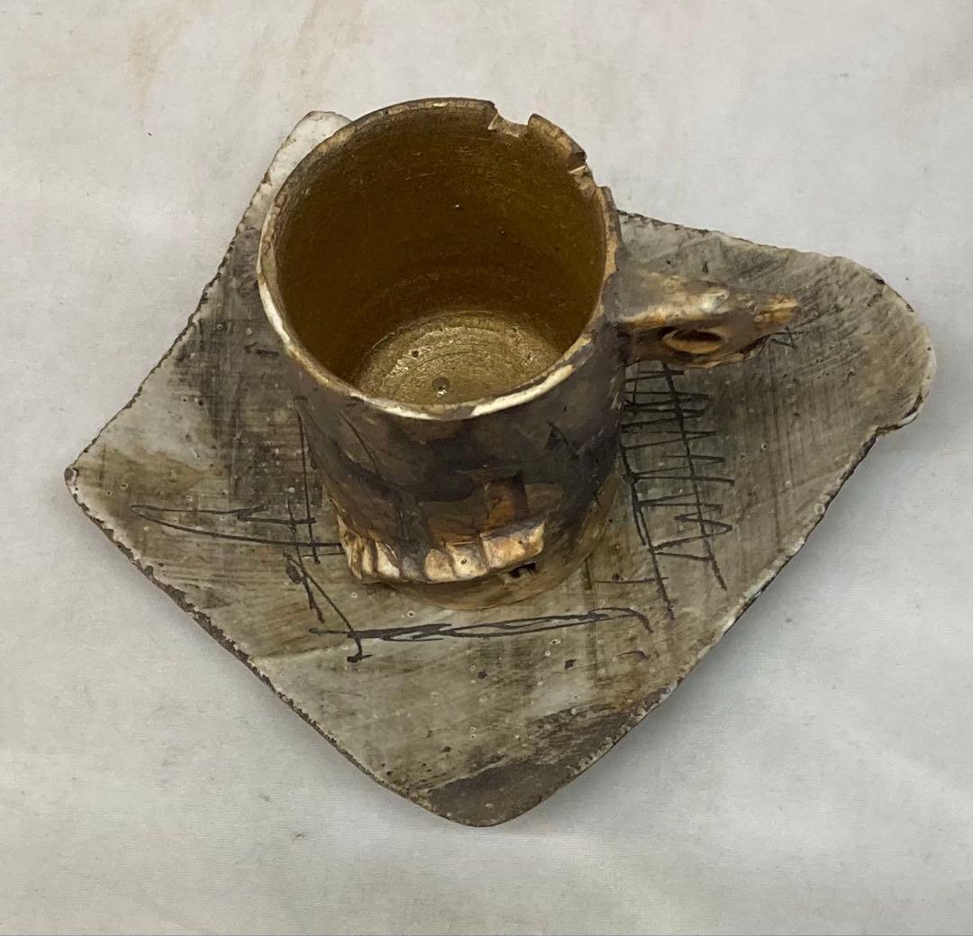 B331s コーヒーカップ　一組　作者不詳　変形　モダンアート