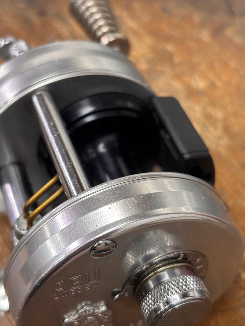 ABU Ambassadeur 2600 IAR ベイトリール