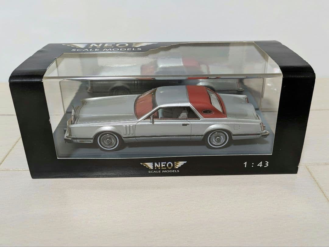 1/43 NEO リンカーンコンチネンタル マークV ローライダー キャデラック