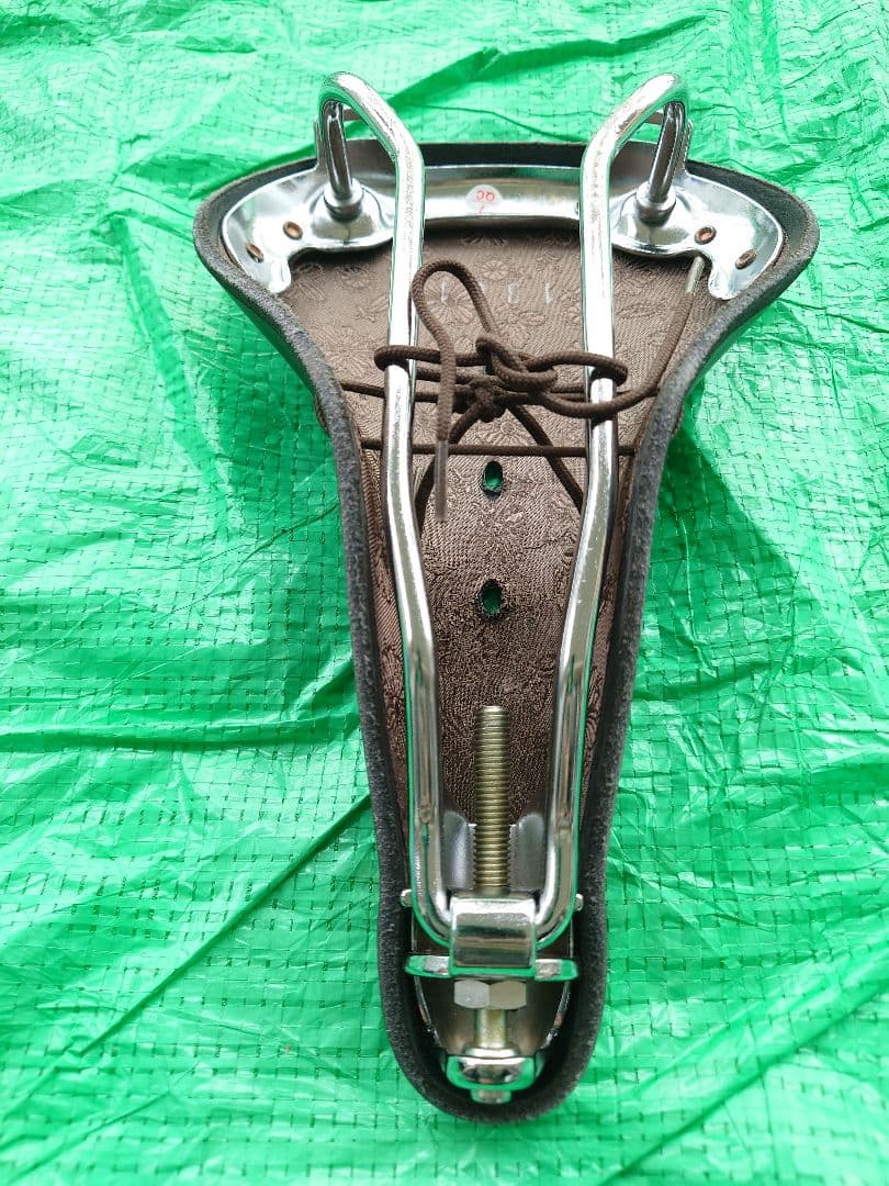 レザーサドル 黒 GIZA PRODUCTS(ギザプロダクツ)製 新品未使用