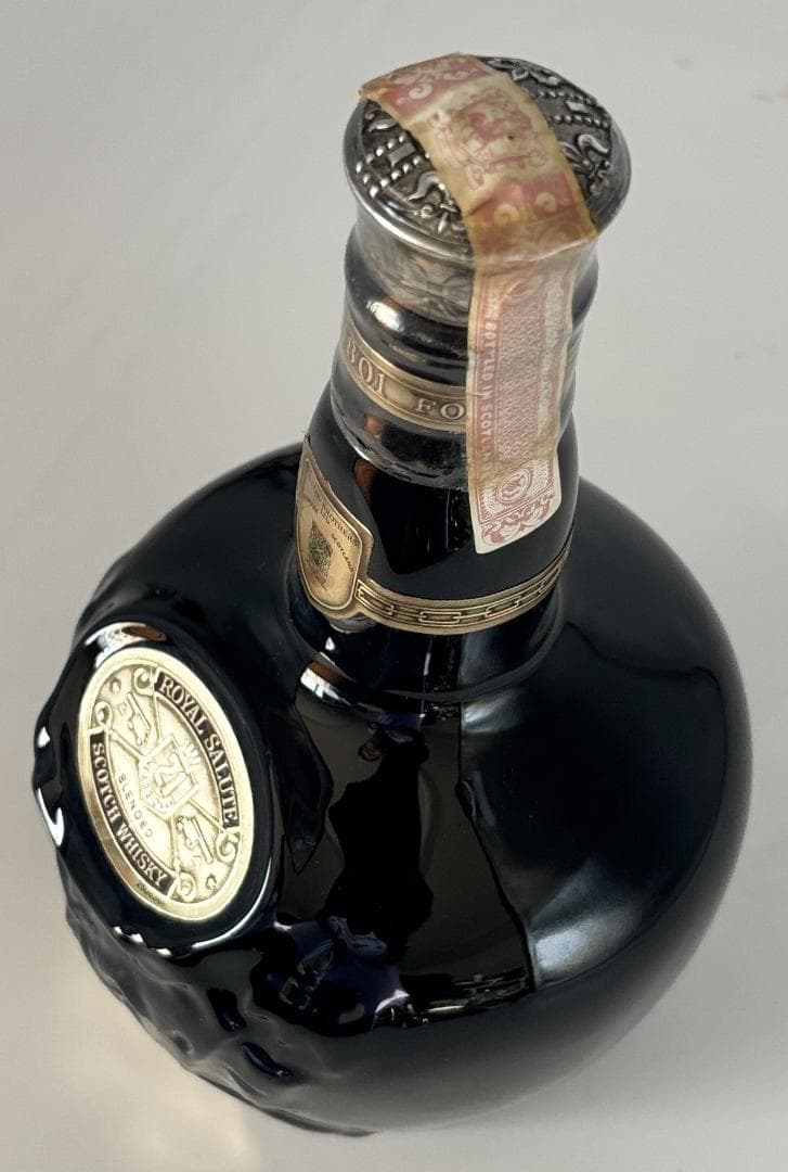 シーバスリーガル ロイヤルサルート21年 スコッチウイスキー 750ml 箱なし