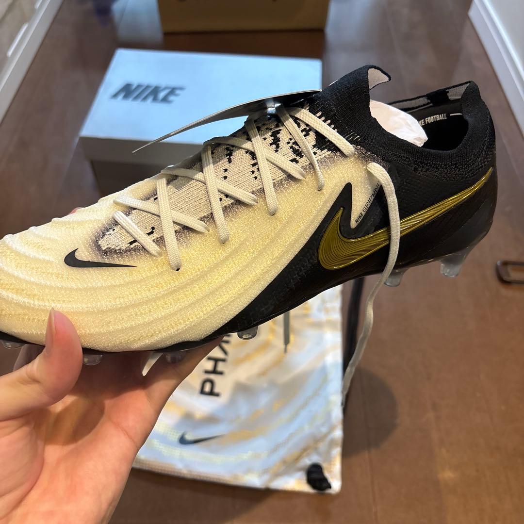 サッカースパイク ファントムGX2 Ag 30cm 新品未使用