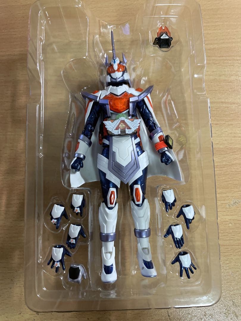 S.H.フィギュアーツ　仮面ライダーマジェード　サンユニコーン